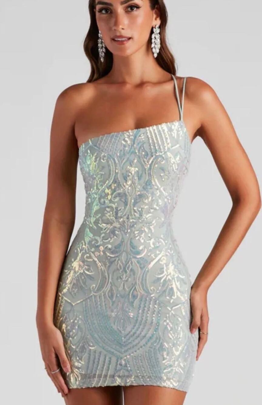 Windsor Karla Sequin Iridescent Bodycon Party Dress in Mint Silver. Size L